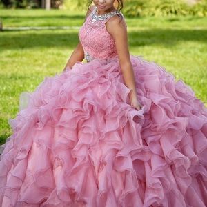 Quinceñera dress